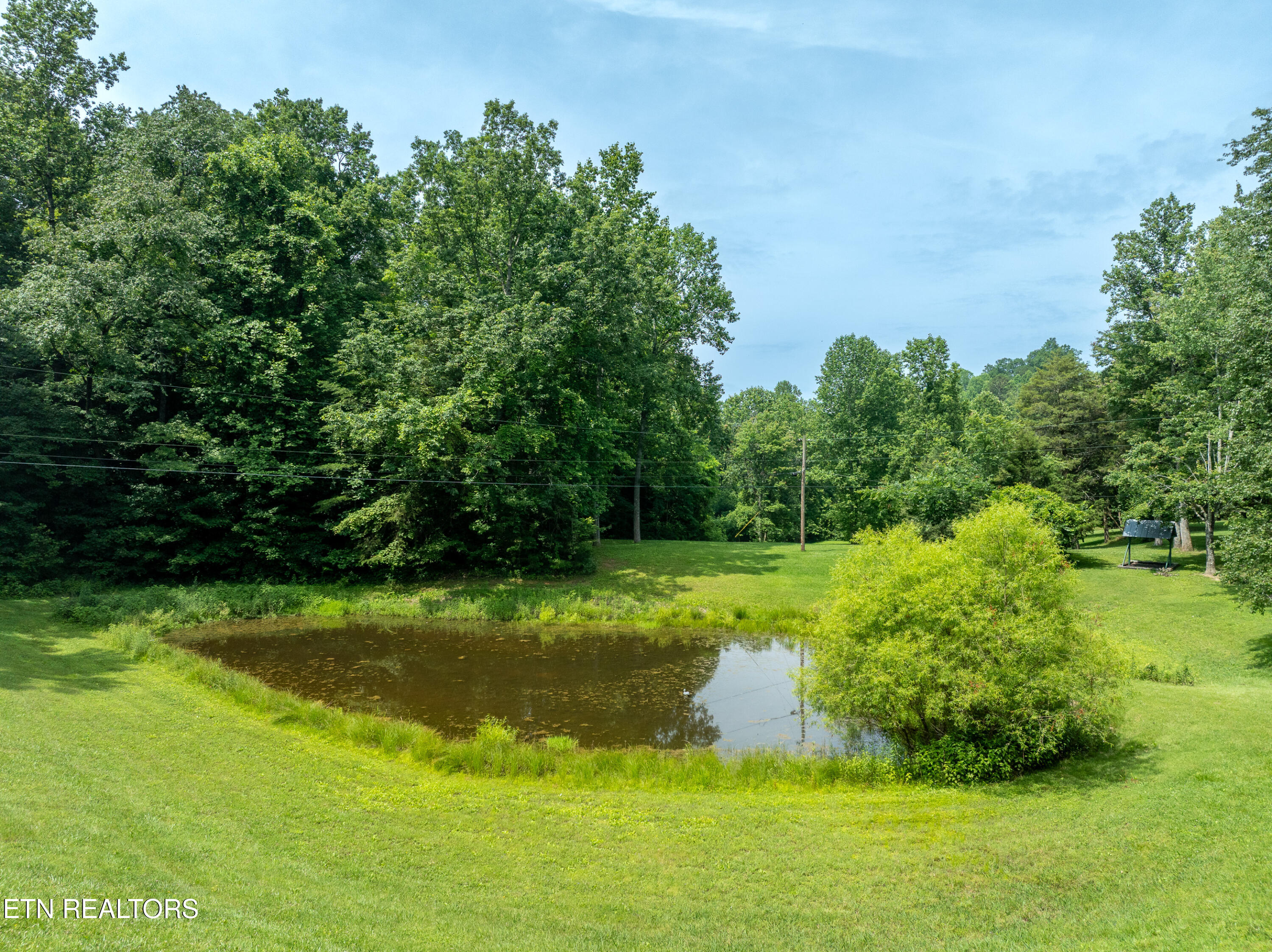 882 Walker Rd