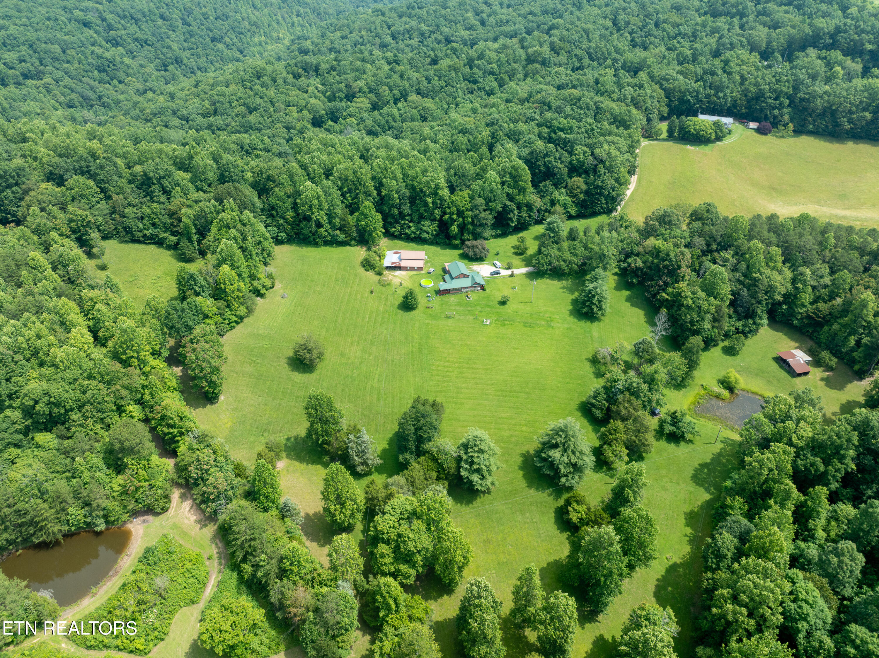 882 Walker Rd
