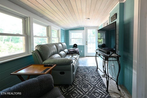 Tiny photo for 122 Salem Rd, Oak Ridge, TN 37830 (MLS # 1347607)