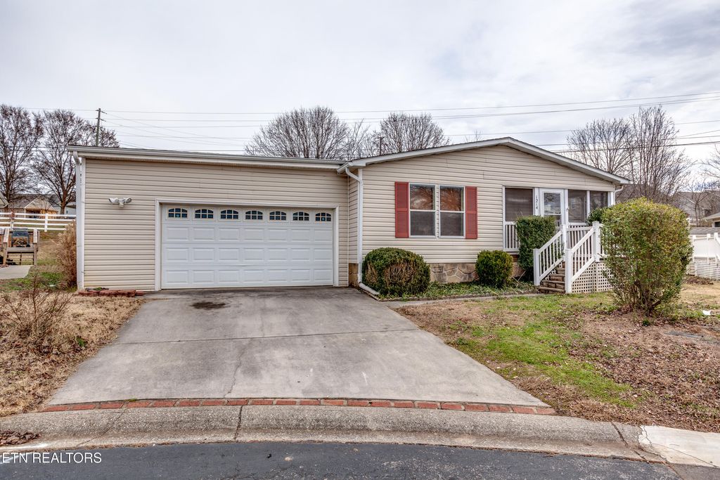 Photo of 1214 Santa Anita Way, Sevierville, TN 37876 (MLS # 1324565)