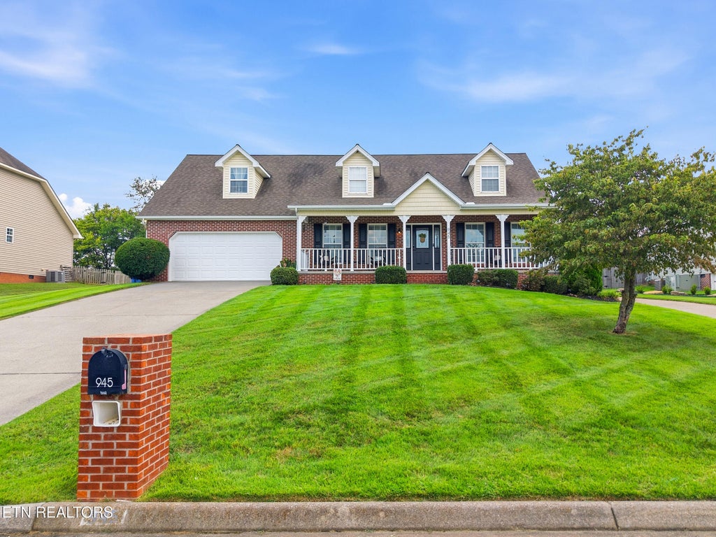 Photo of 945 Carter Springs Drive, Maryville, TN 37801 (MLS # 1353150)