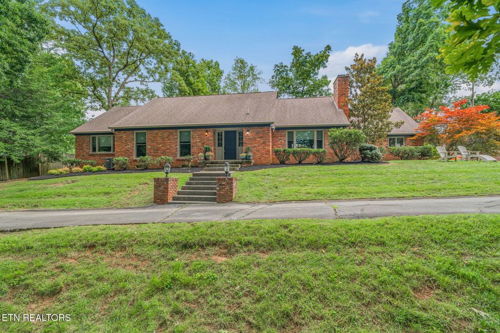 Photo of 7324 Rotherwood Drive, Knoxville, TN 37919 (MLS # 1349185)