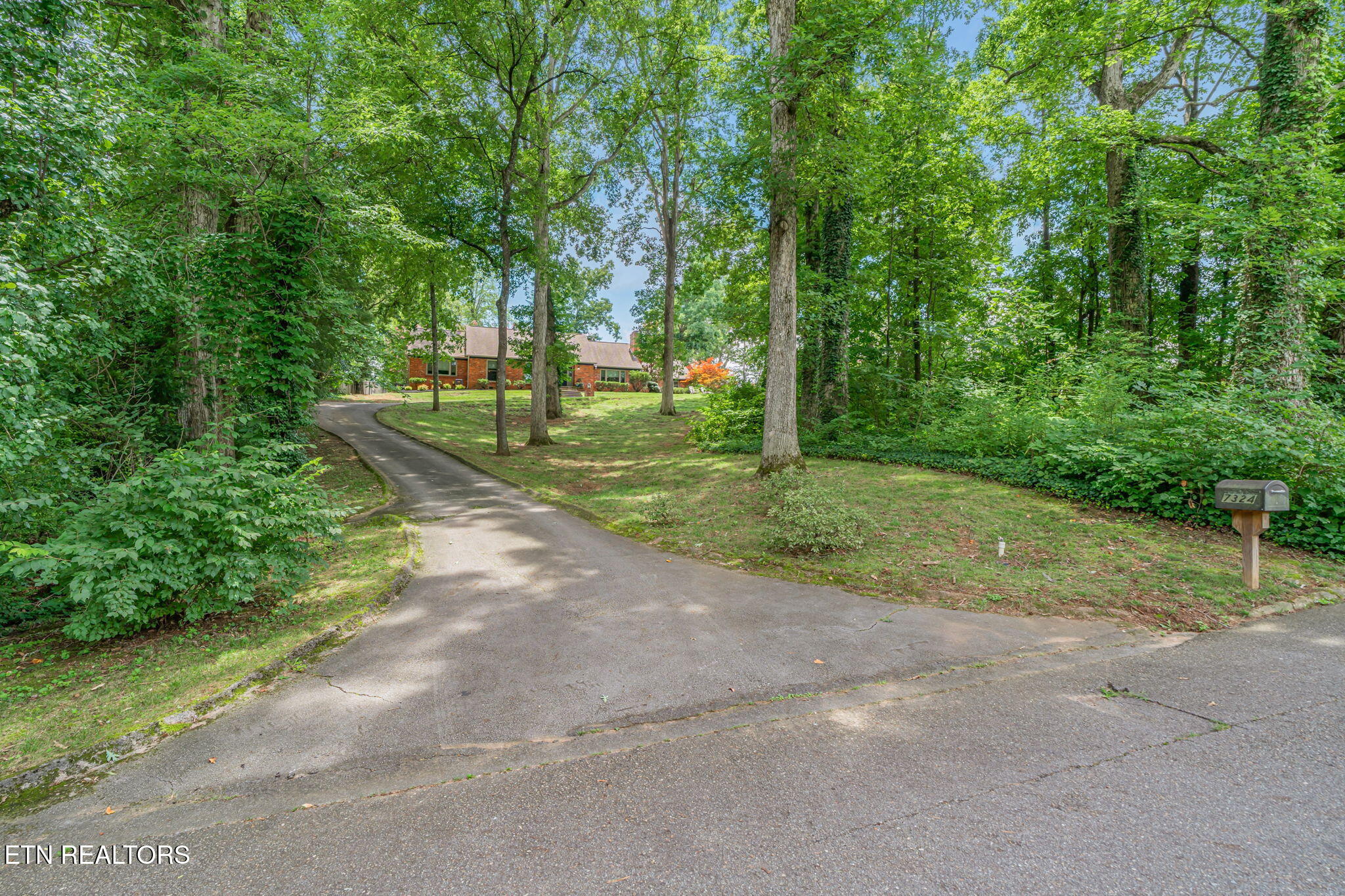 7324 Rotherwood Drive