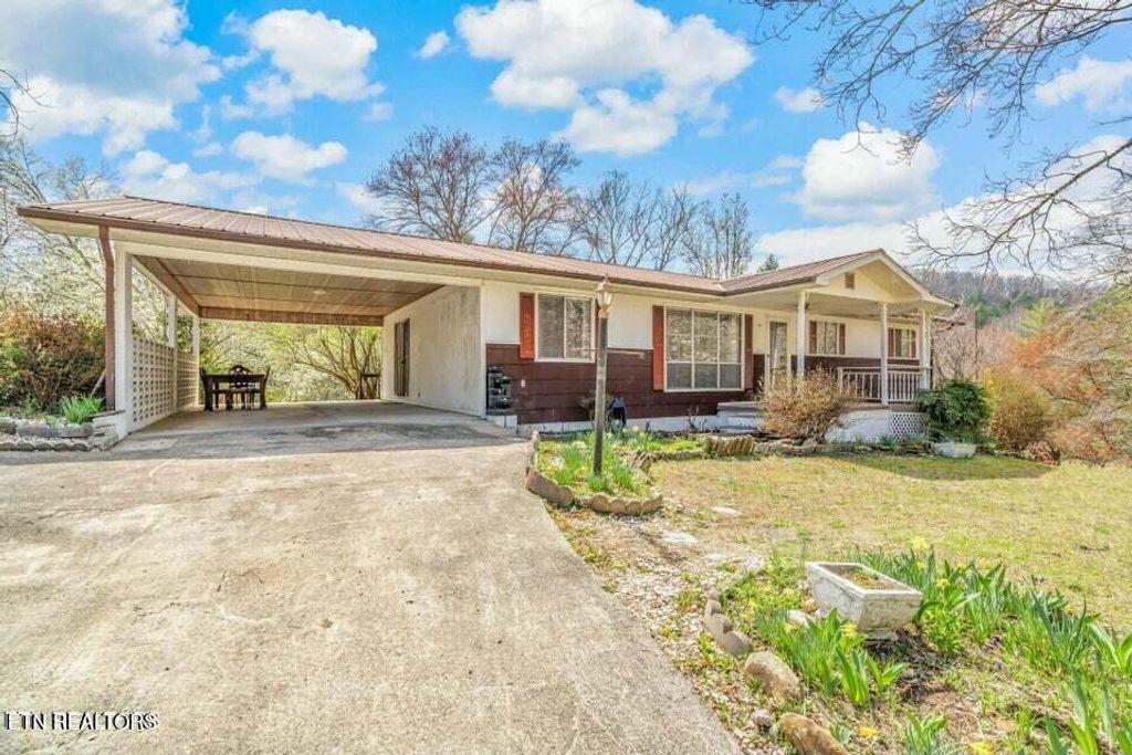 Photo of 201 Adcock Hollow Rd, Harriman, TN 37748 (MLS # 1313992)