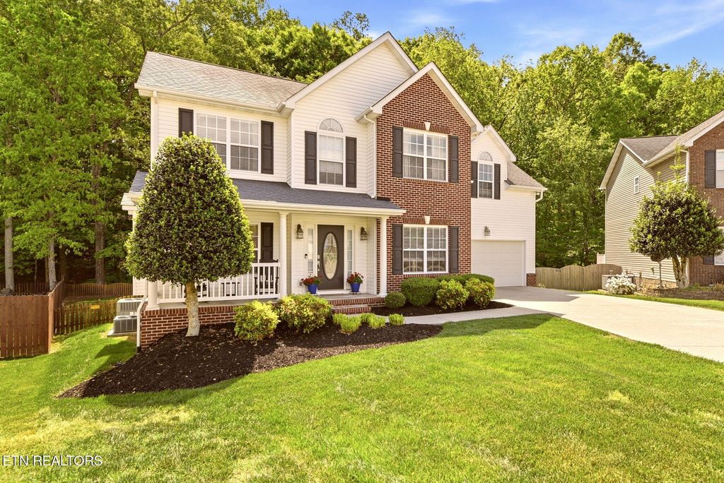 Photo of 3308 Grassy Pointe Lane, Knoxville, TN 37931 (MLS # 1337896)