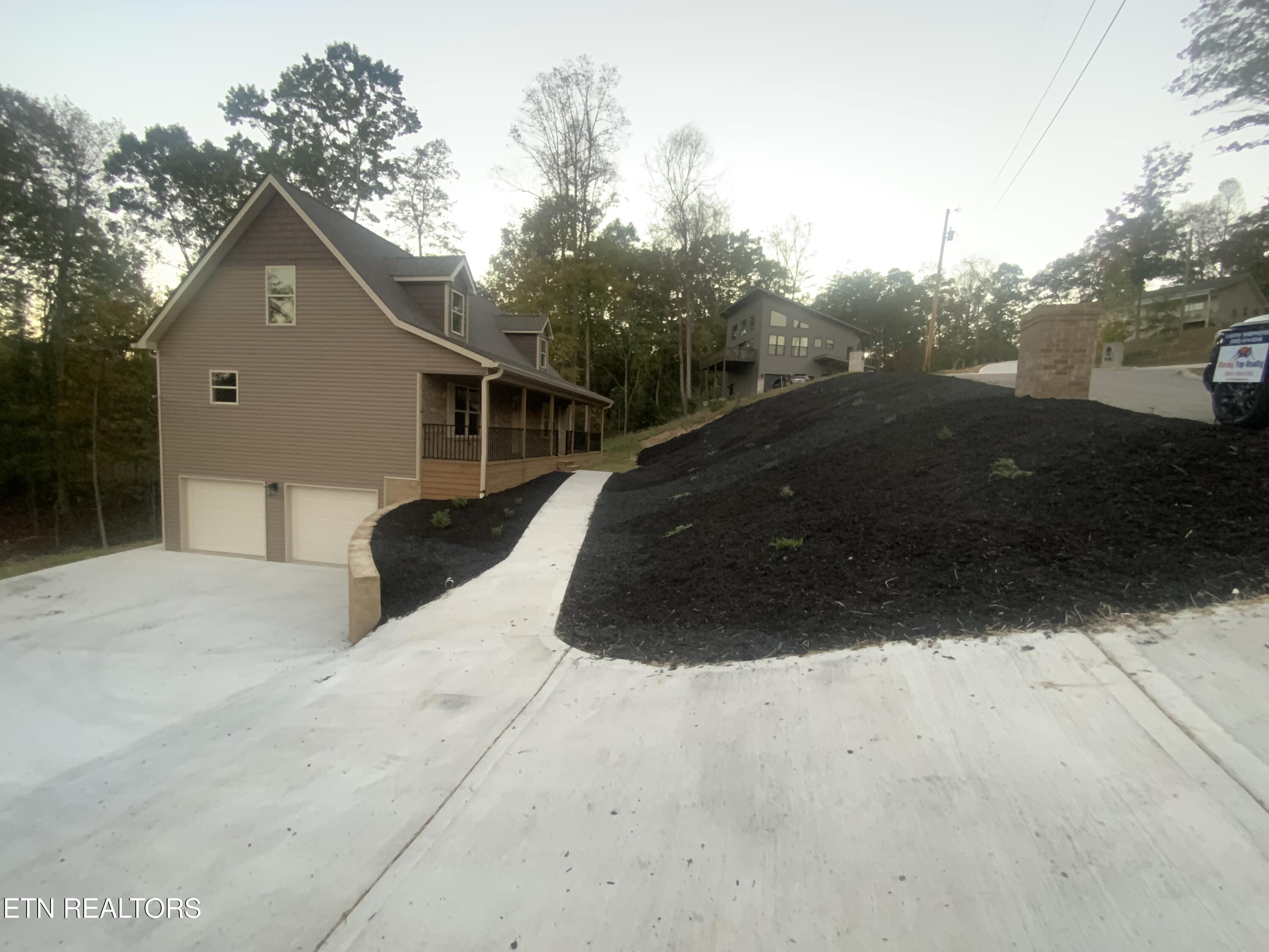 114 Stem Lane