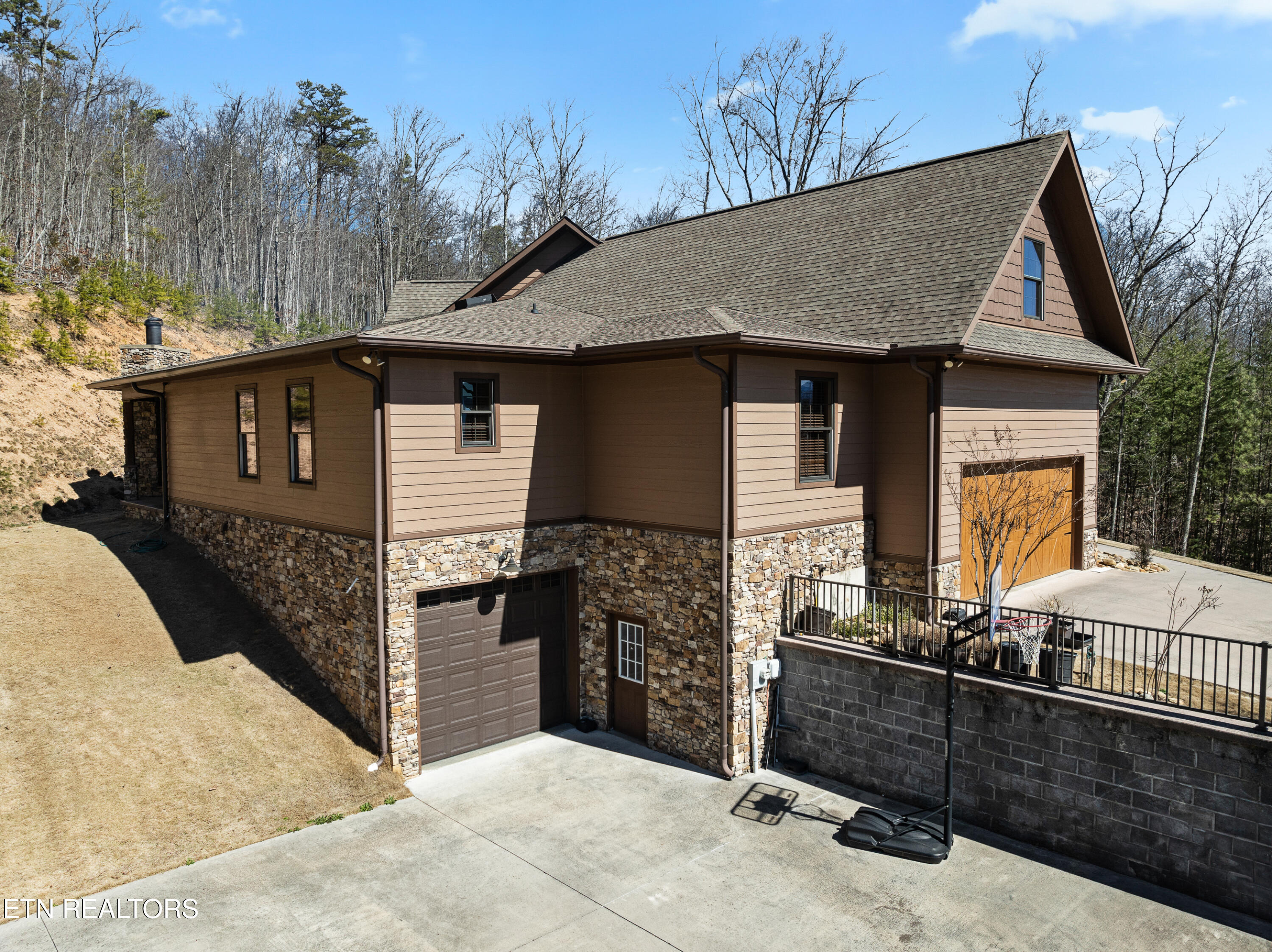 2830 Brook View Tr