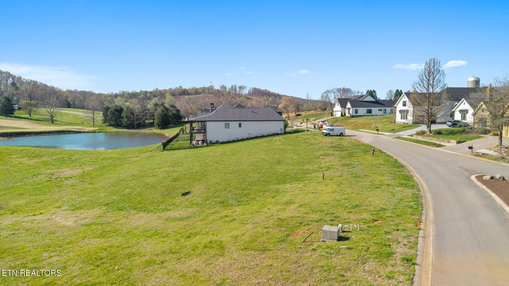 Photo of 592 Old Barn Lane, Loudon, TN 37774 (MLS # 1334343)