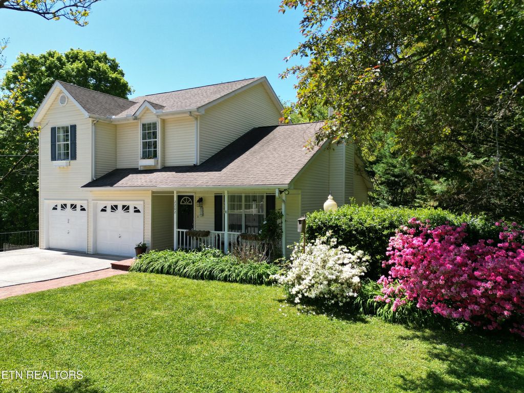 Photo of 2202 Orchard Meade Lane, Knoxville, TN 37923 (MLS # 1338581)