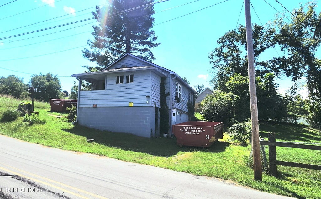 Photo of 690 Shawanee Rd, Harrogate, TN 37752 (MLS # 1353057)