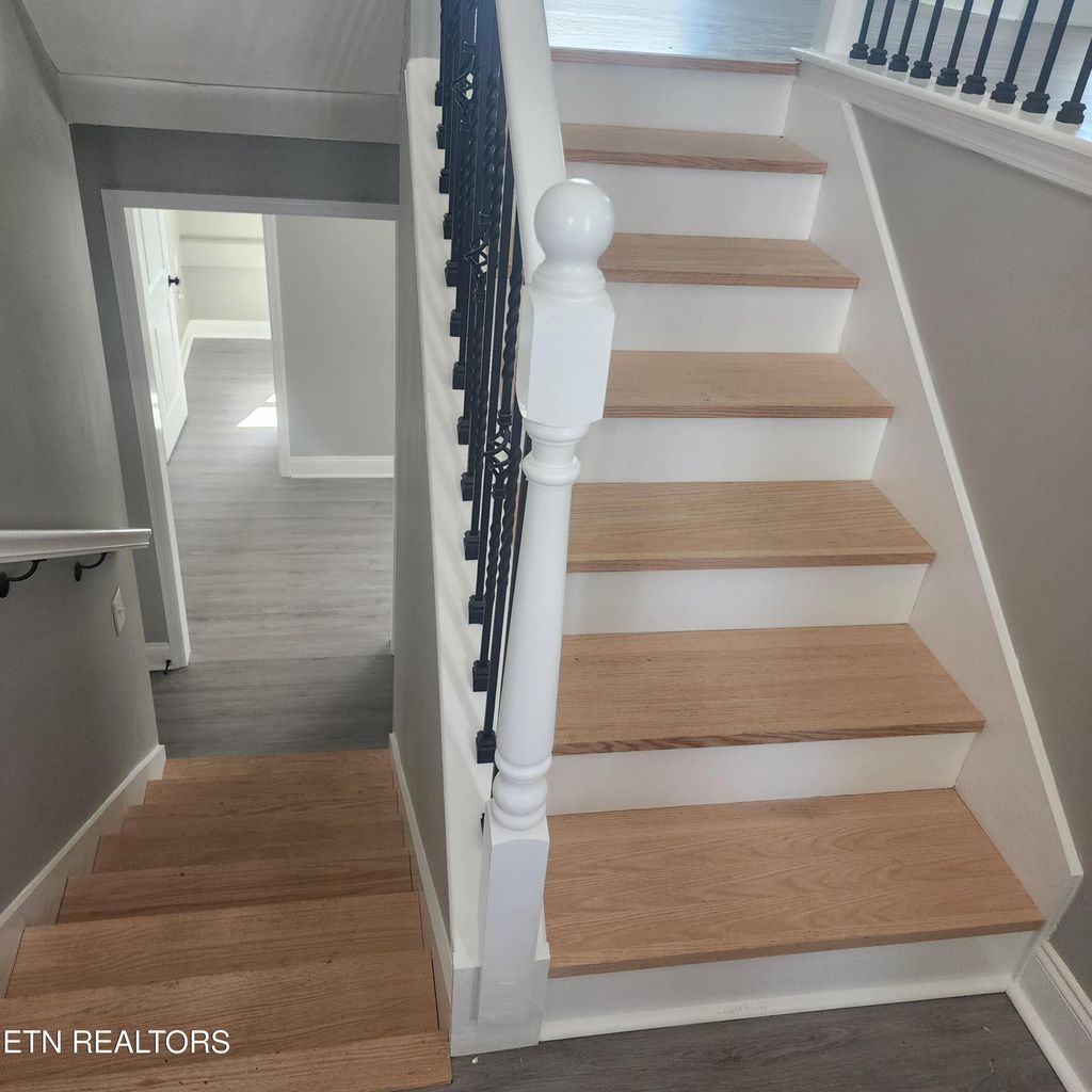 Photo of 1242 Strange Rd, Lenoir City, TN 37772 (MLS # 1331652)