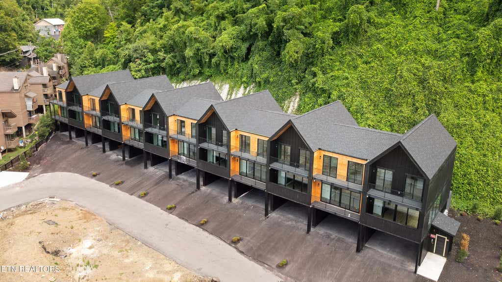 Photo of 215 Circle Drive DR #Unit 8, Gatlinburg, TN 37738 (MLS # 1352666)