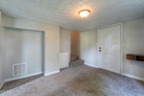 Tiny photo for 1301 Jefferson Ave, Maryville, TN 37804 (MLS # 1326384)