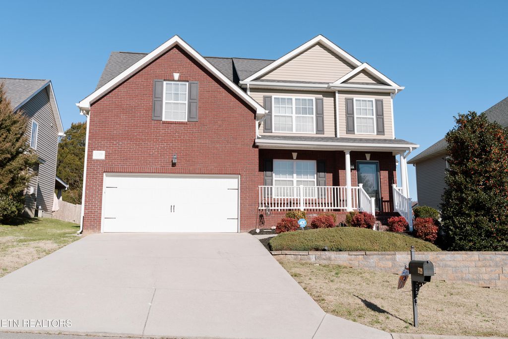 Photo of 1729 Point Wood Drive, Knoxville, TN 37920 (MLS # 1326392)