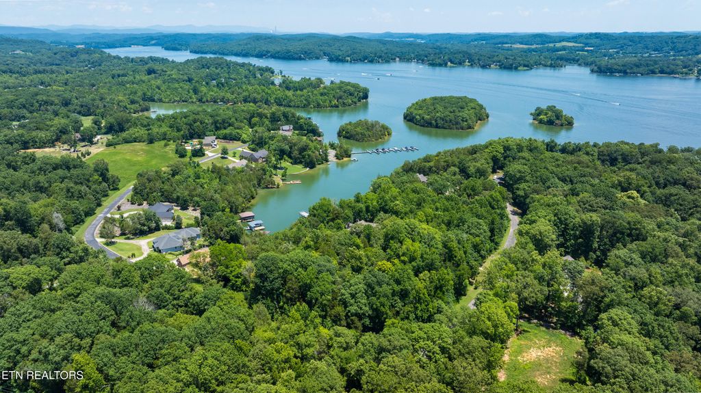 Photo of 2930 E Shore Drive, Rockwood, TN 37854 (MLS # 1307089)