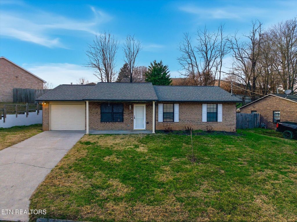 Photo of 5438 Malachi Circle, Knoxville, TN 37918 (MLS # 1327005)