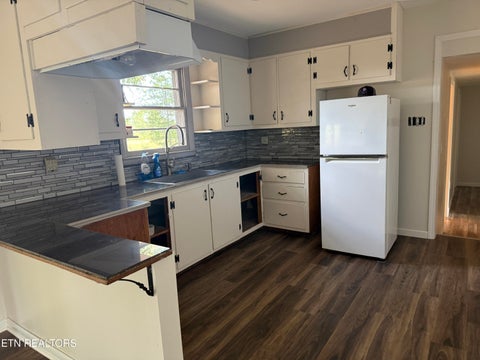 Tiny photo for 210 Snow Lane, Harriman, TN 37748 (MLS # 1356237)