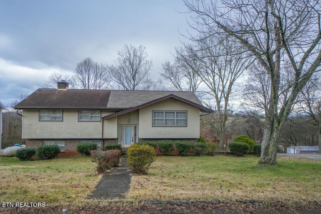 Photo of 2145 E Ridgewood Drive, Louisville, TN 37777 (MLS # 1325010)
