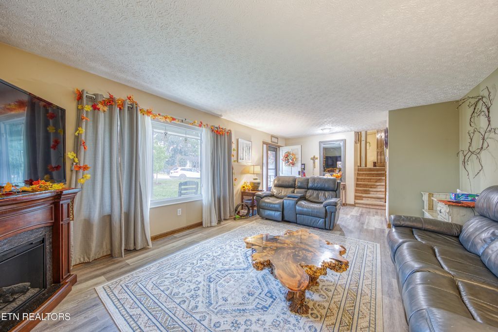 Photo of 2327 Eau Clair Drive, Maryville, TN 37803 (MLS # 1318417)