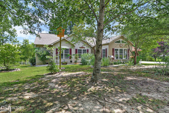 Photo 1 of 36 — 504 Ridge Top Drive, Jamestown, TN 38556