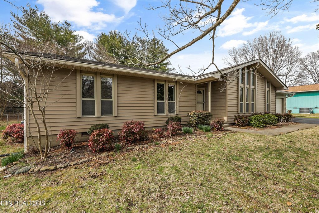 Photo of 1626 Bexhill Drive, Knoxville, TN 37922 (MLS # 1330544)