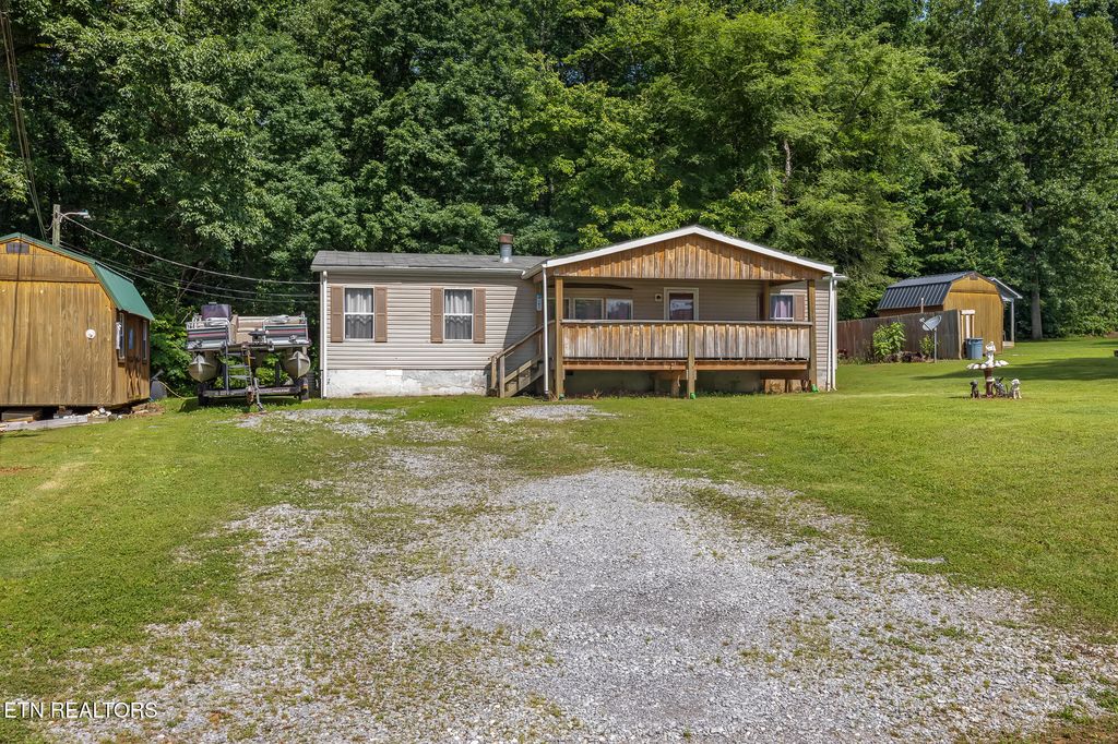 Photo of 427 Old Sweetwater Rd, Sweetwater, TN 37874 (MLS # 1302369)