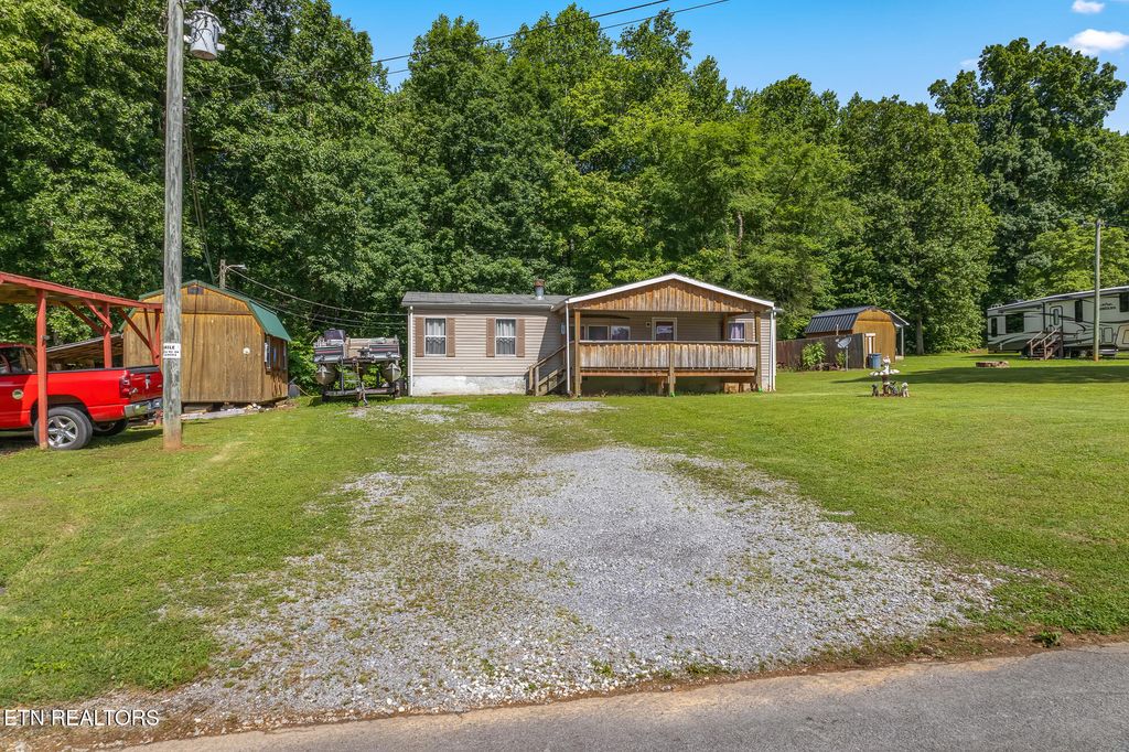 Photo of 427 Old Sweetwater Rd, Sweetwater, TN 37874 (MLS # 1302369)