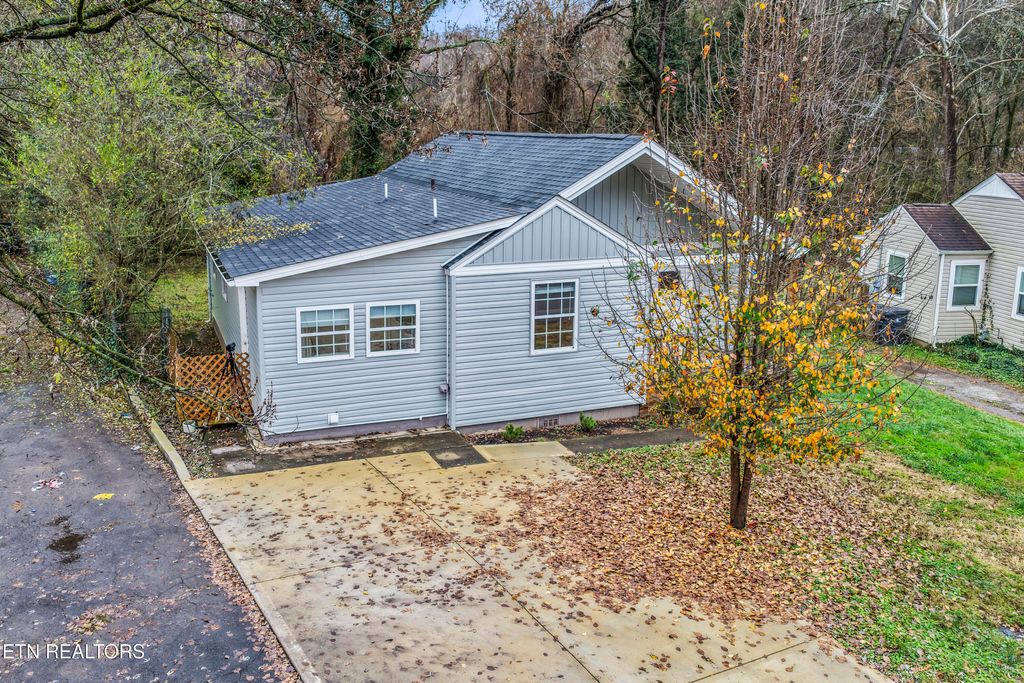 Photo of 204 N Bellemeade Ave, Knoxville, TN 37919 (MLS # 1323196)