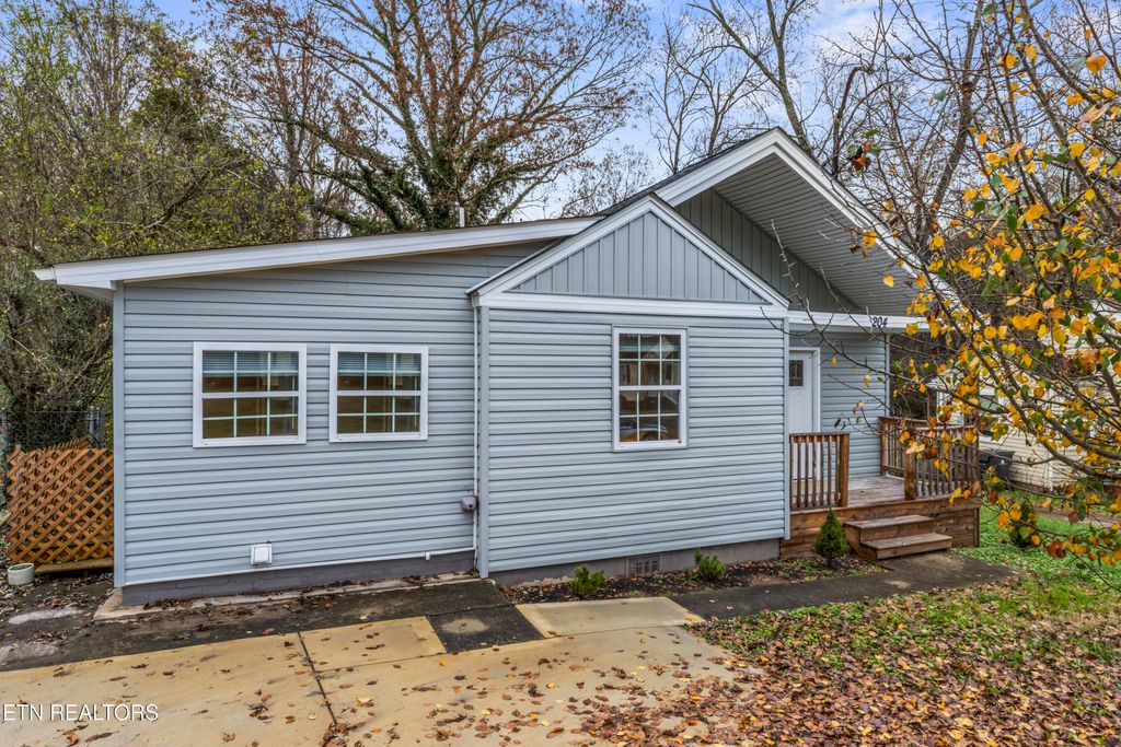 Photo of 204 N Bellemeade Ave, Knoxville, TN 37919 (MLS # 1323196)