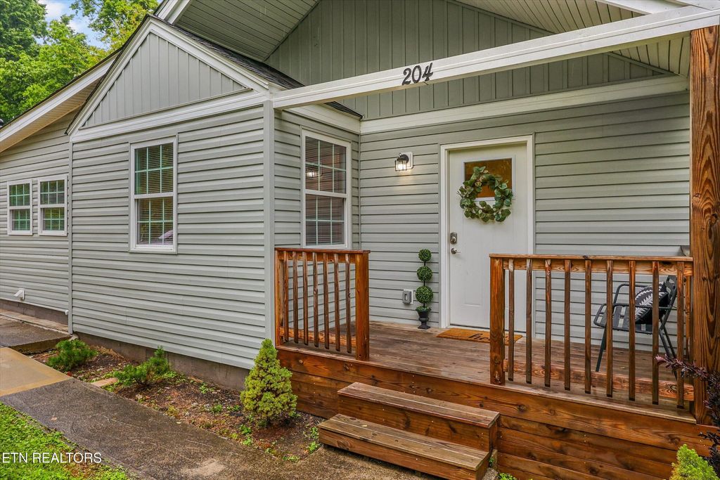 Photo of 204 N Bellemeade Ave, Knoxville, TN 37919 (MLS # 1323196)