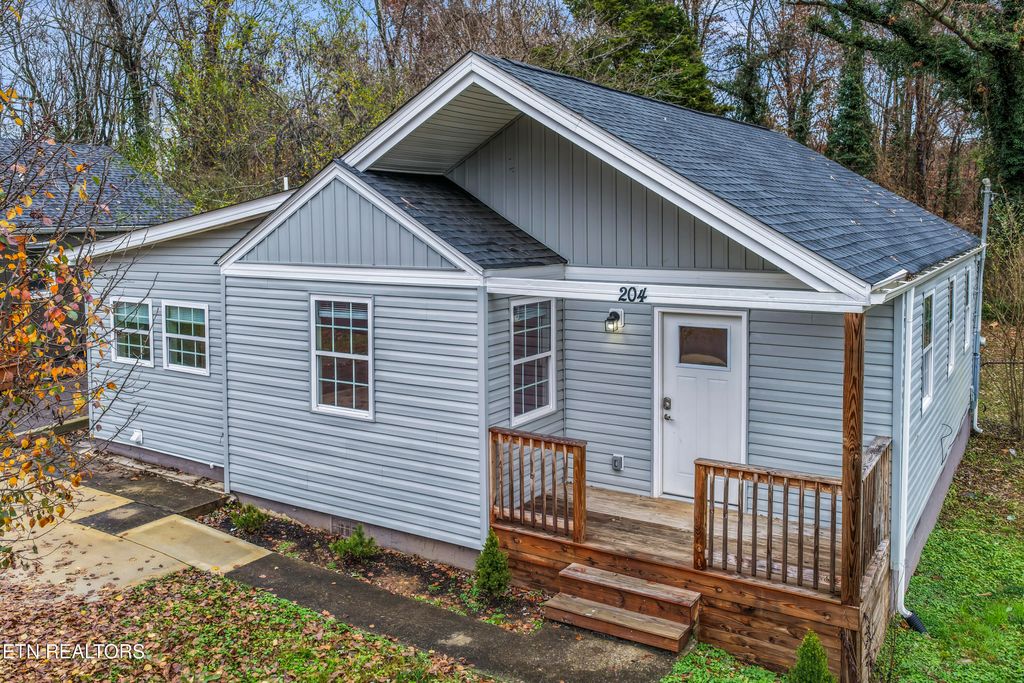 Photo of 204 N Bellemeade Ave, Knoxville, TN 37919 (MLS # 1323196)