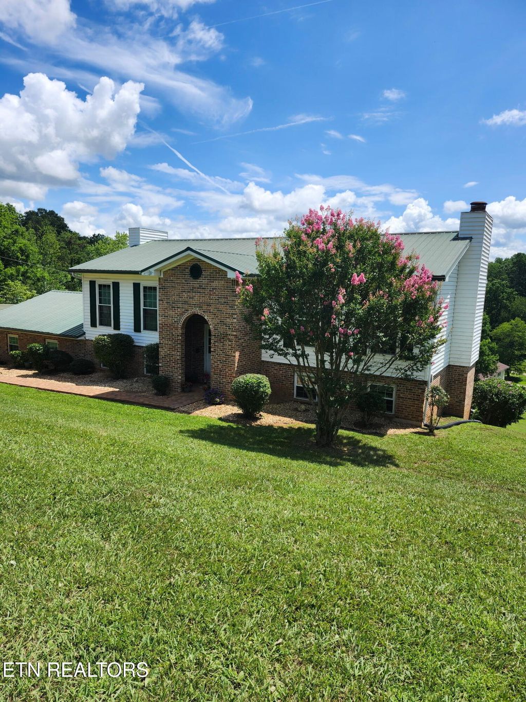 Photo of 2005 Bluff Rd, Harriman, TN 37748 (MLS # 1309047)