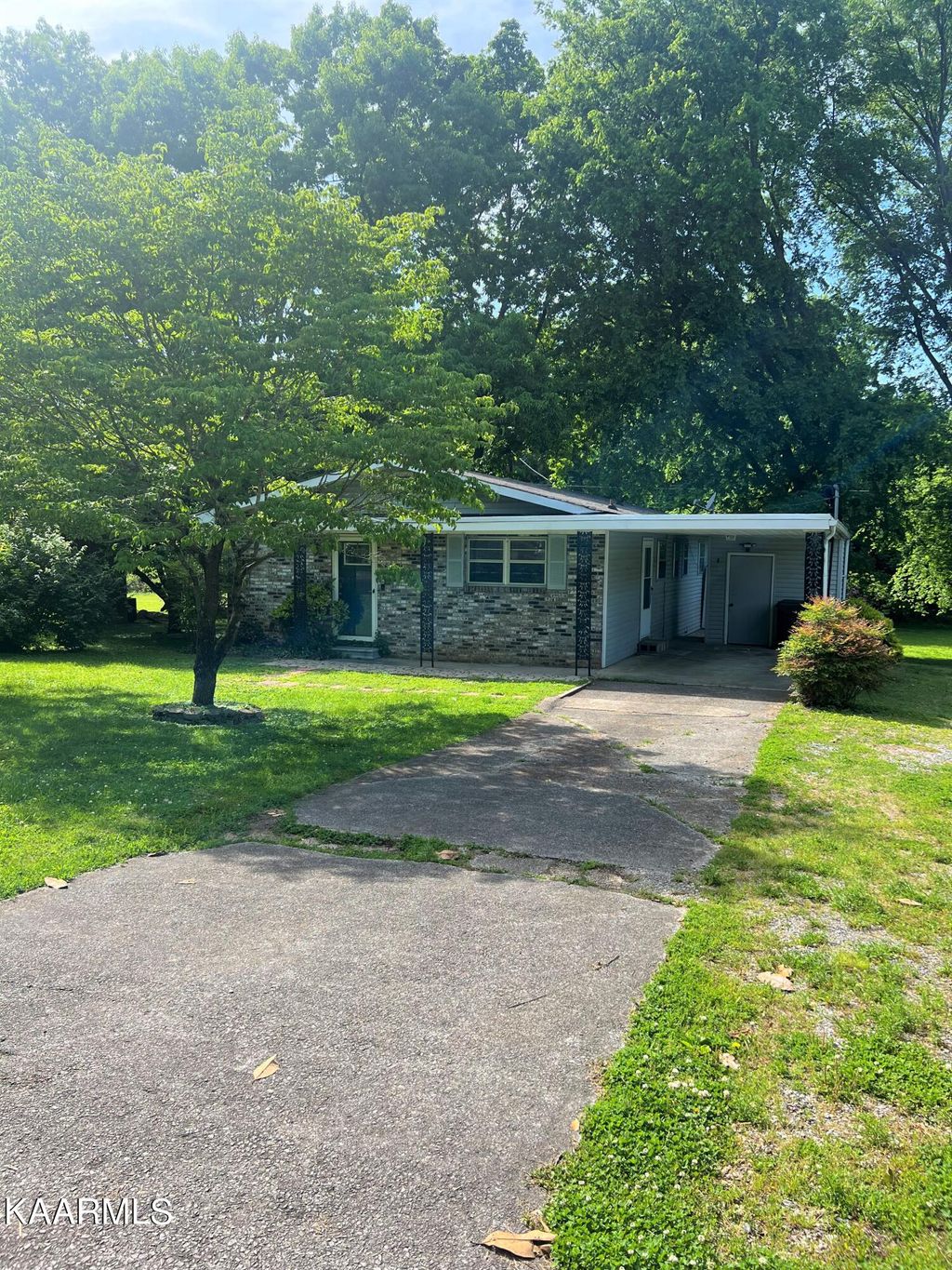 Photo of 635 Garfield St, Alcoa, TN 37701 (MLS # 1227042)