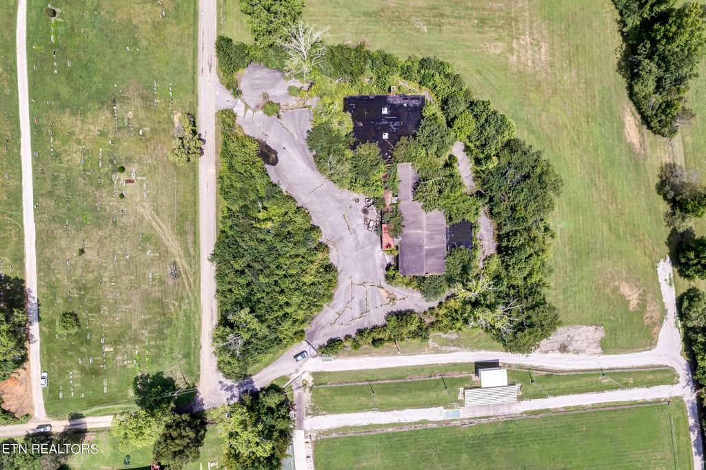 Photo of 141 Odd Fellow Cemetery Rd, Rockwood, TN 37854 (MLS # 1273015)