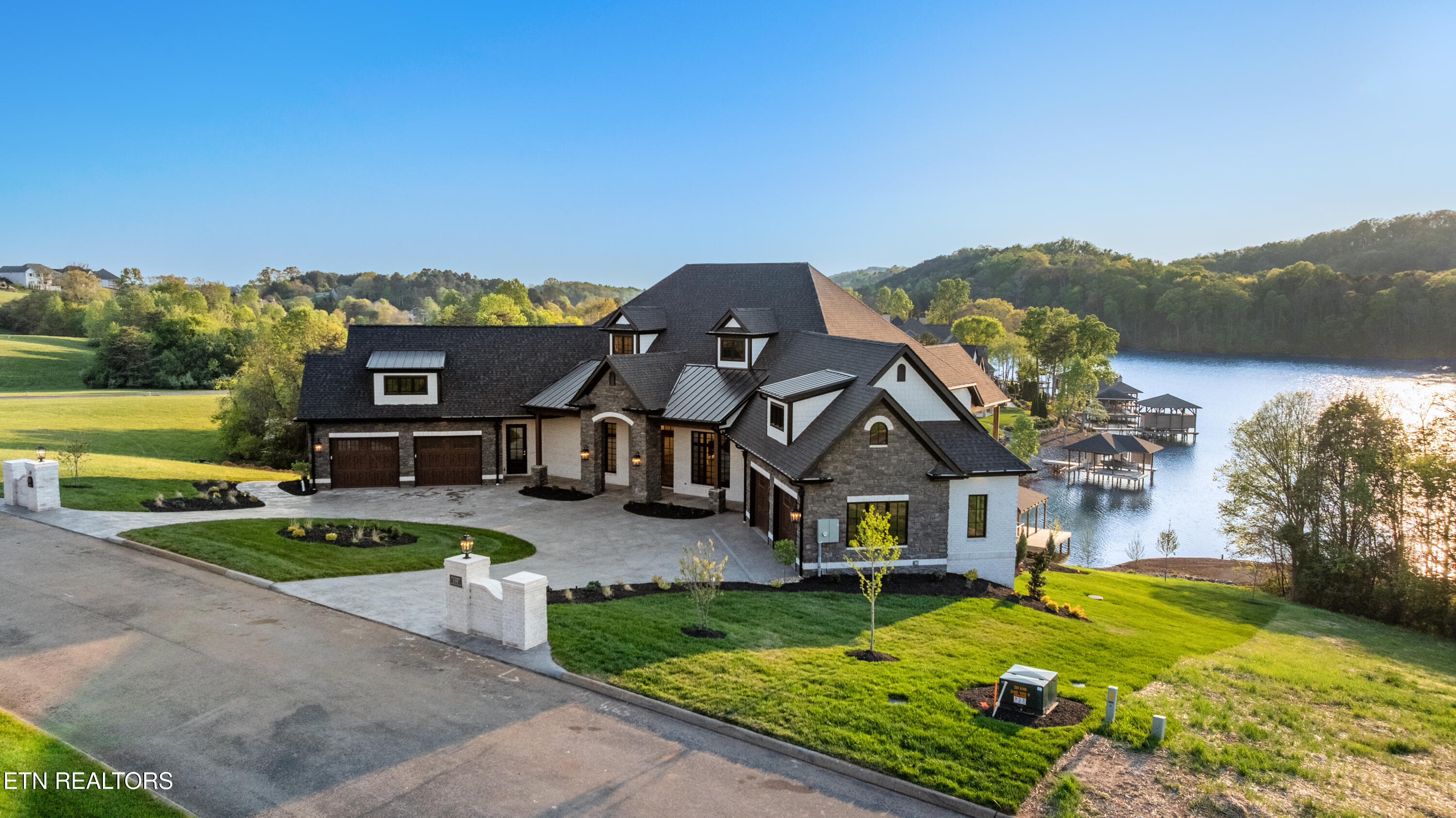 155 Amblecrest Drive