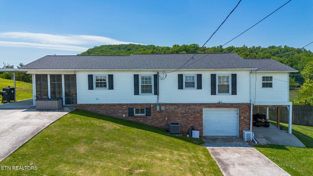Photo of 110 Hillcrest Drive, Harriman, TN 37748 (MLS # 1340742)