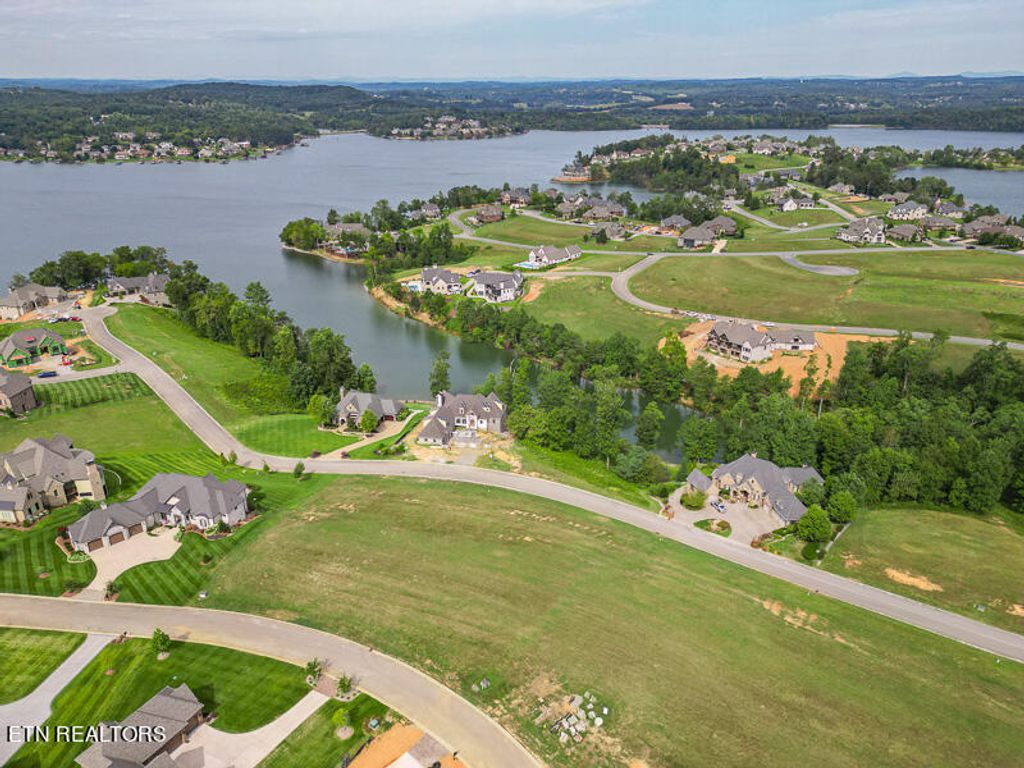 Photo of 470 Commodore Drive, Lenoir City, TN 37772 (MLS # 1239057)