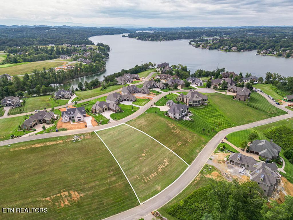 Photo of 470 Commodore Drive, Lenoir City, TN 37772 (MLS # 1239057)