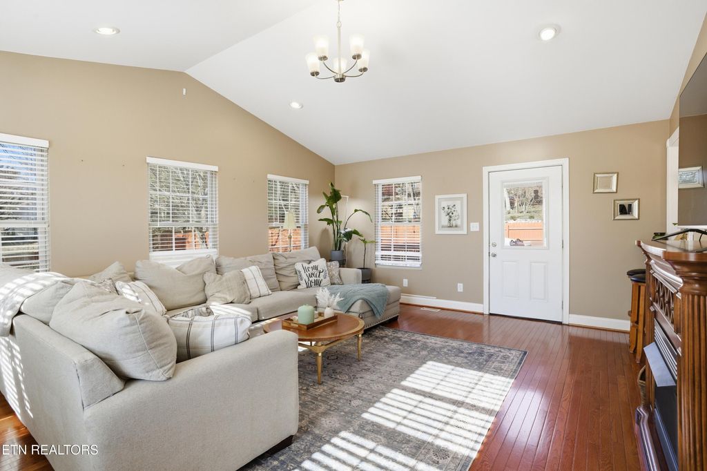 Photo of 1554 Crooked Oak Drive, Lenoir City, TN 37771 (MLS # 1331854)