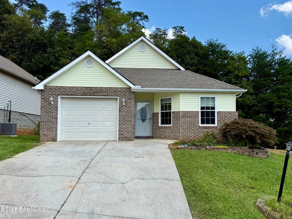 Photo of 7408 Burnheim Way, Knoxville, TN 37920 (MLS # 1353649)