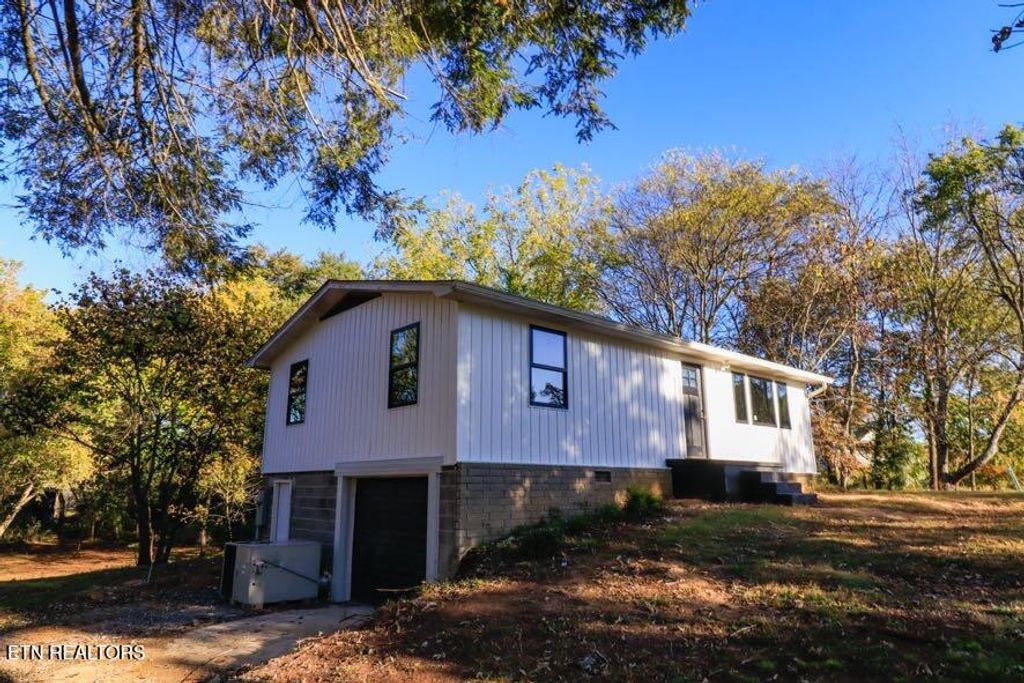 Photo of 101 Steele Rd, Greenback, TN 37742 (MLS # 1319453)