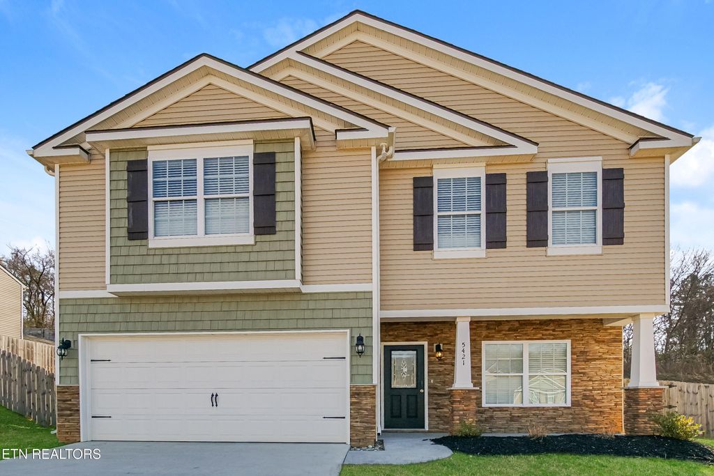 Photo of 5421 Calvert Lane, Knoxville, TN 37918 (MLS # 1325910)