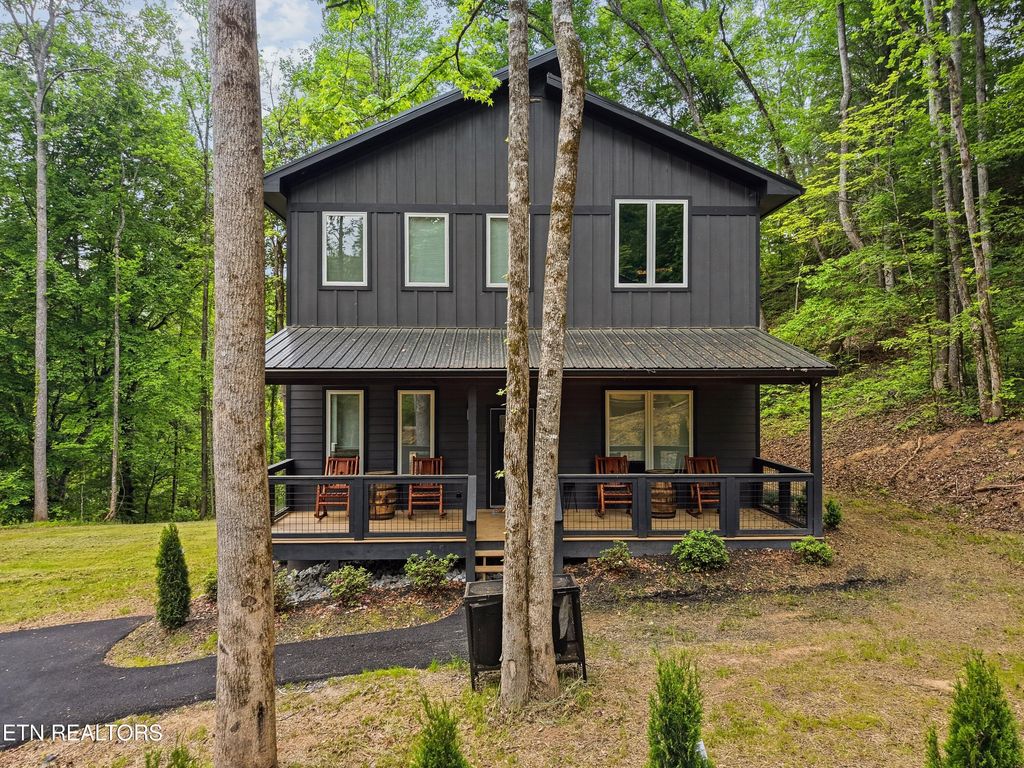 Photo of 2825 Whisper Creek Lane, Sevierville, TN 37862 (MLS # 1340307)