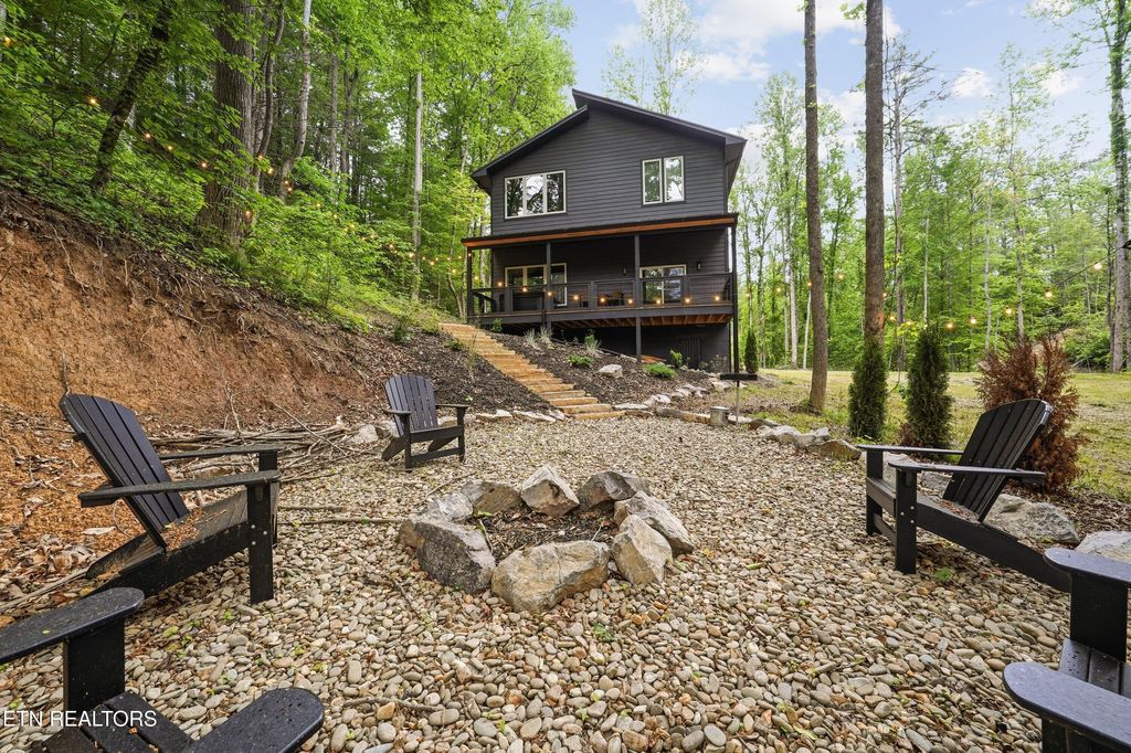 Photo of 2825 Whisper Creek Lane, Sevierville, TN 37862 (MLS # 1340307)