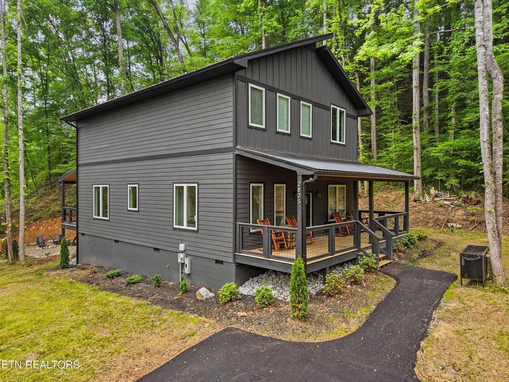 Photo of 2825 Whisper Creek Lane, Sevierville, TN 37862 (MLS # 1340307)