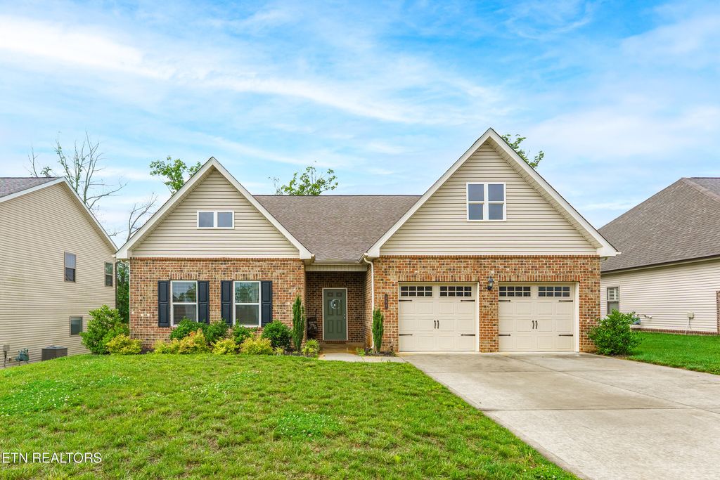 Photo of 284 Aspen Drive, Lenoir City, TN 37771 (MLS # 1302876)