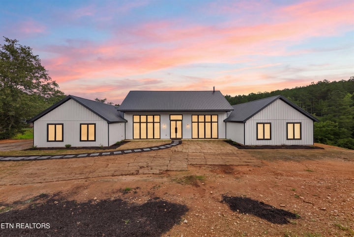 Photo 1 of 60 — 11922 E Watkins Rd, Loudon, TN 37774