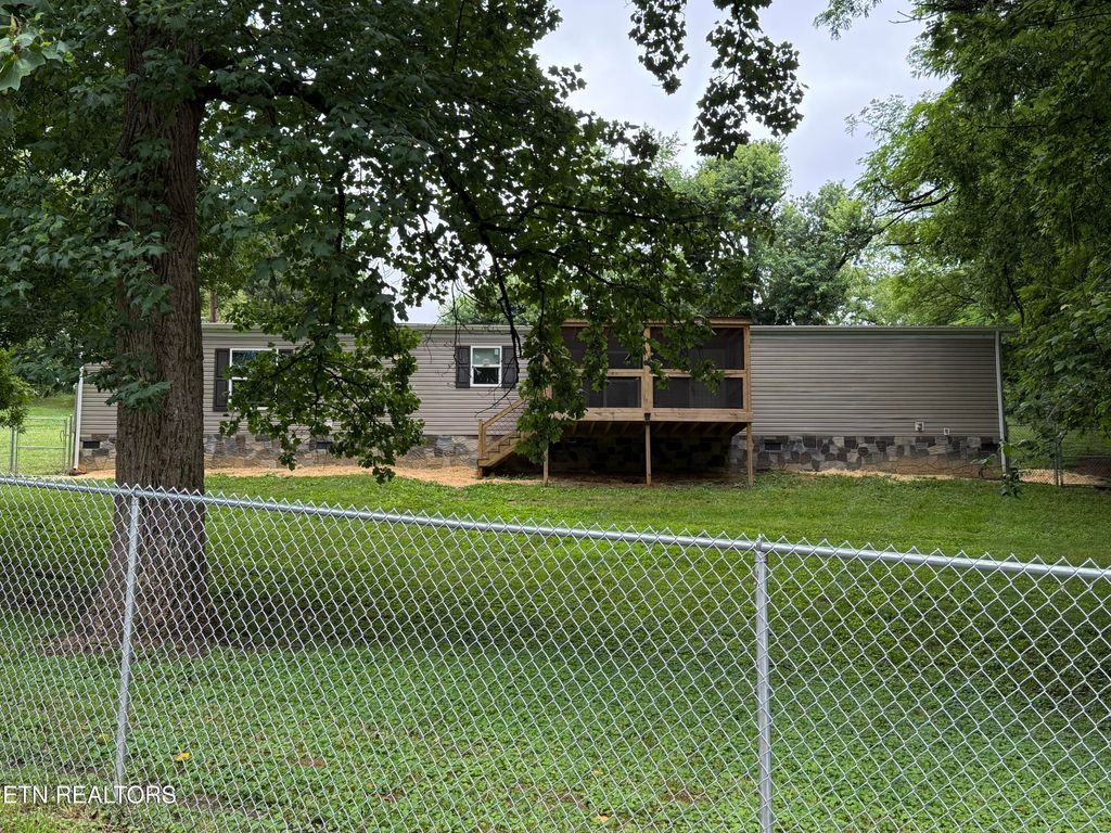 Photo of 2005 Neubert Rd, Knoxville, TN 37914 (MLS # 1344013)