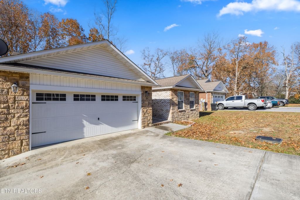 Photo of 306 Joshua Landing Court, Seymour, TN 37865 (MLS # 1322190)