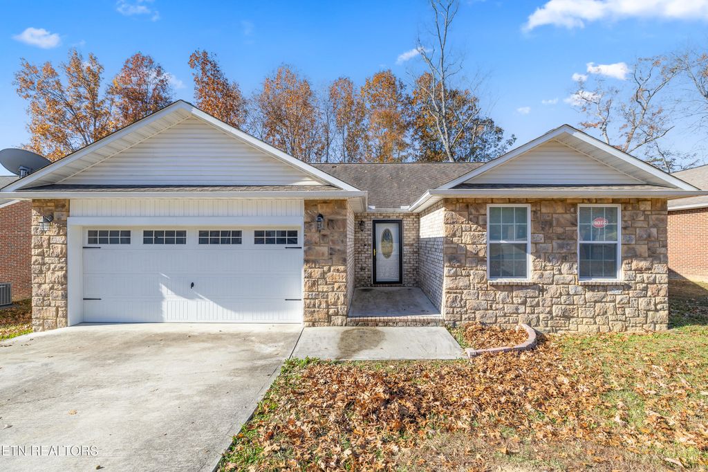Photo of 306 Joshua Landing Court, Seymour, TN 37865 (MLS # 1322190)